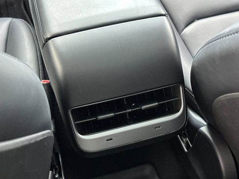 Used 2024 Tesla Model Y Performance image 14