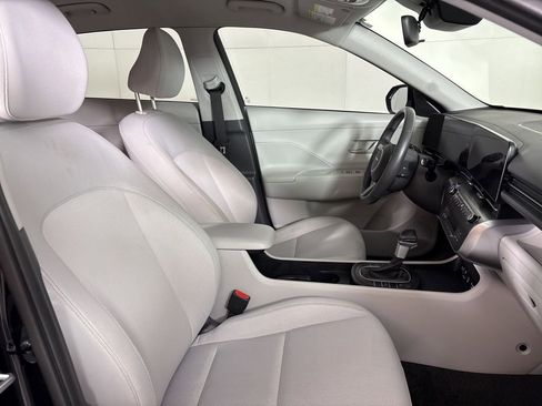 Used 2025 Hyundai Kona SEL FWD image 19
