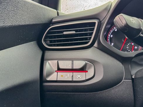 Used 2020 Hyundai Veloster Turbo image 32