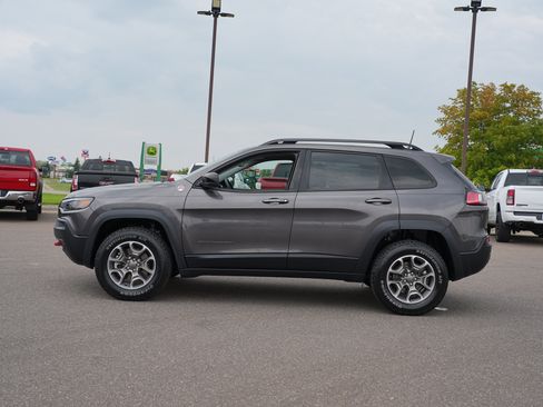 Used 2022 Jeep Cherokee Trailhawk w/ Sun, Sound & Nav Group AWD/4WD image 6