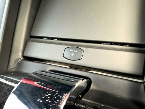 Used 2022 Rolls-Royce Cullinan Black Badge image 55