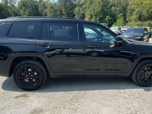 Used 2024 Jeep Grand Cherokee L Laredo image 7