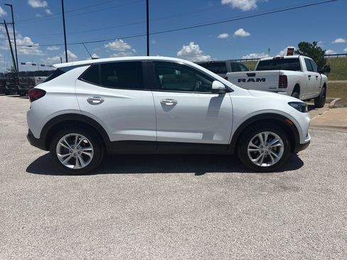 Used 2022 Buick Encore GX Preferred w/ Cold Weather Comfort Package FWD image 7