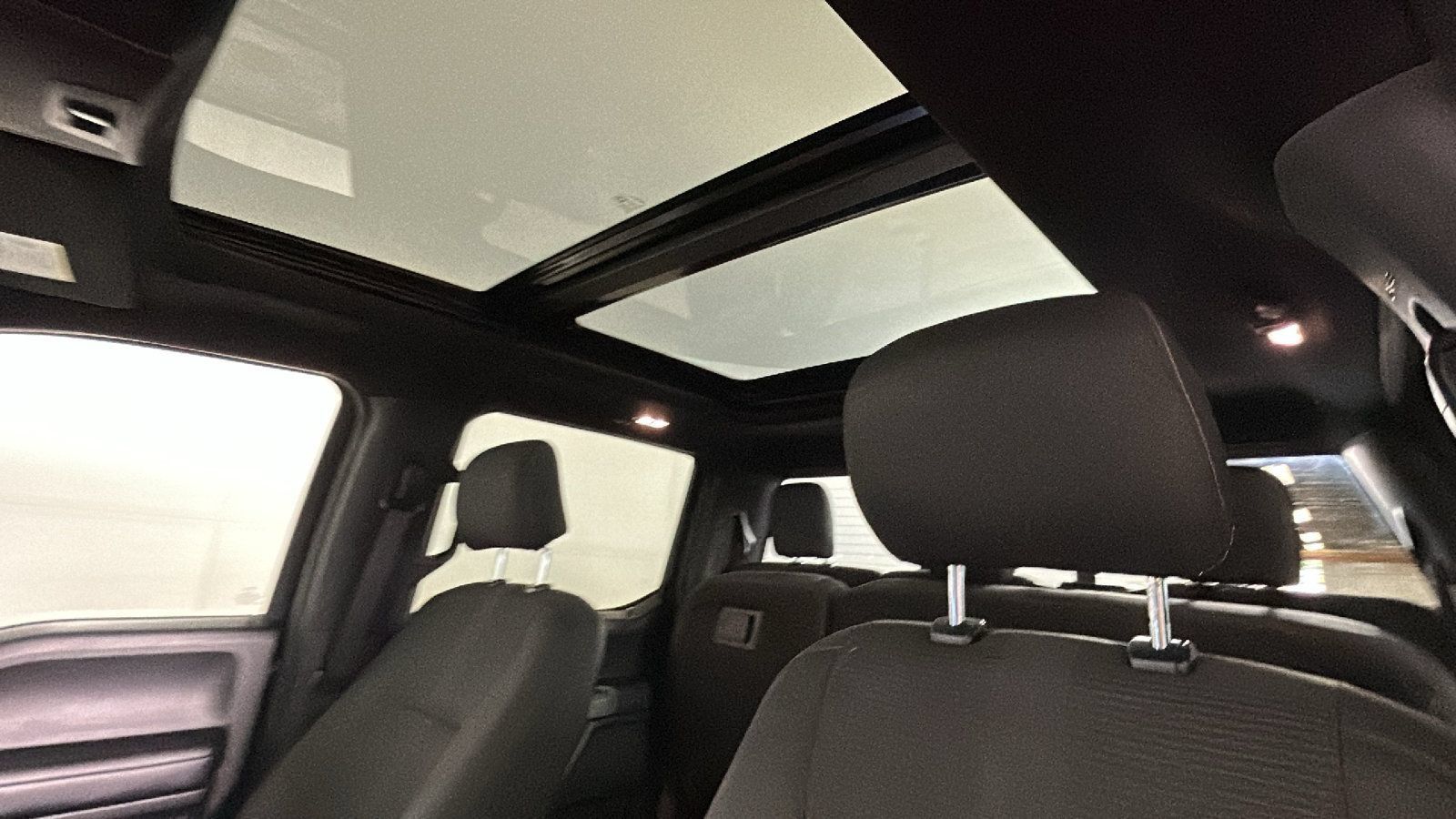 Used 2016 Ford F150 XLT w/ Equipment Group 302A Luxury AWD/4WD image 14