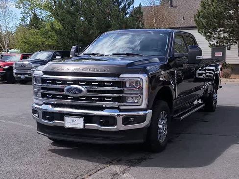 Used 2024 Ford F350 Lariat w/ FX4 Off-Road Package image 4