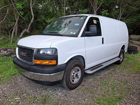 Used 2024 GMC Savana 2500 w/ Driver Convenience Package RWD image 3