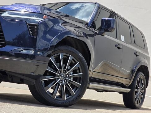 Used 2026 Lexus GX 550 w/ Accessory Package (2T) AWD/4WD image 8