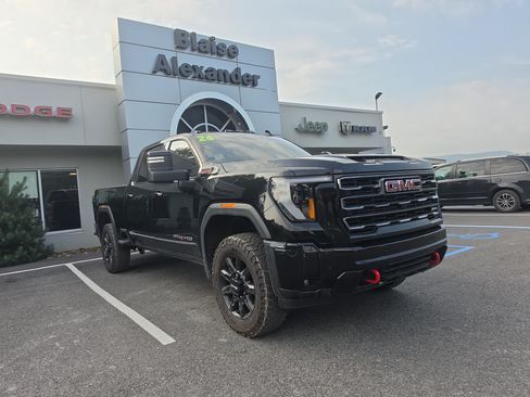 Used 2026 GMC Sierra 2500 AT4 AWD/4WD image 1