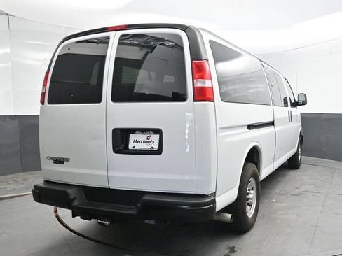 Used 2024 Chevrolet Express 3500 LS RWD image 6
