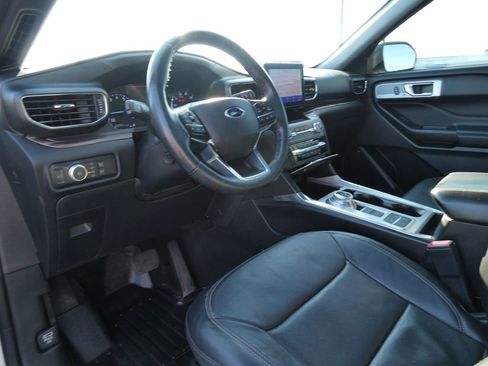 Used 2020 Ford Explorer Limited image 23
