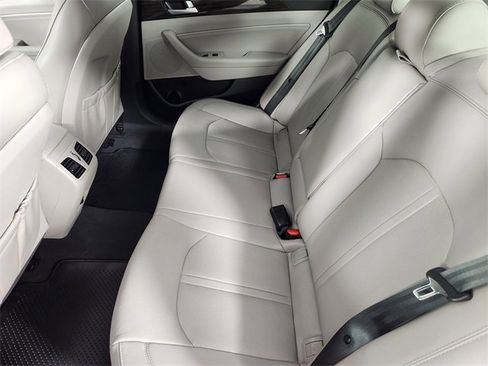 Used 2016 Hyundai Sonata Limited image 12