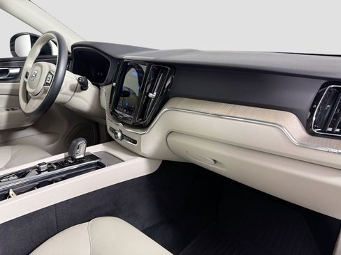 Certified 2023 Volvo XC60 B5 Plus w/ Climate Package image 29