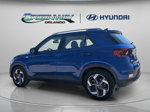 Used 2022 Hyundai Venue Limited FWD image 6