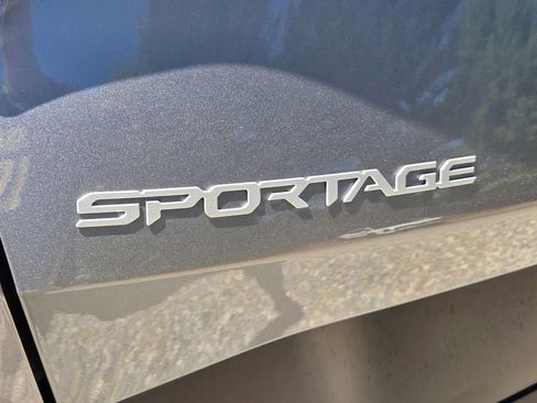 New 2026 Kia Sportage LX image 12