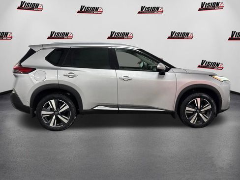 Used 2022 Nissan Rogue SL w/ SL Premium Package image 4