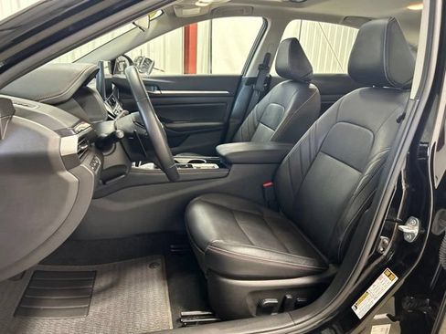 Used 2025 Nissan Altima 2.5 SR w/ SR Premium Package AWD/4WD image 13