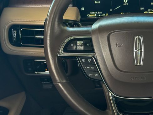 Used 2021 Lincoln Nautilus Reserve FWD image 28