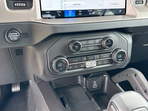 New 2026 Ford Bronco Outer Banks w/ Sasquatch Package AWD/4WD image 11