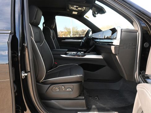 Used 2025 Cadillac Escalade ESV Premium Luxury w/ LPO, Floor Liner Package image 28