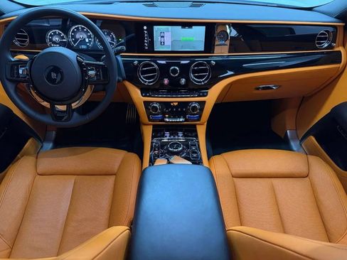 Used 2022 Rolls-Royce Ghost AWD/4WD image 2