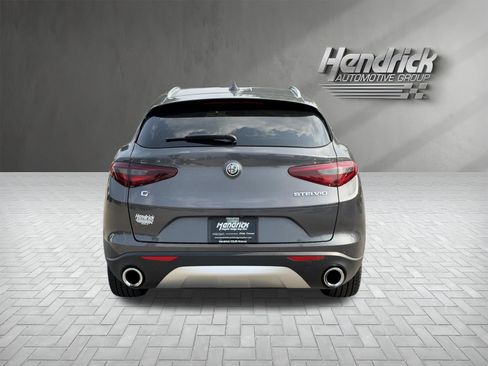 Used 2018 Alfa Romeo Stelvio AWD image 9