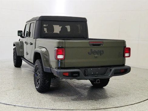 Used 2022 Jeep Gladiator Sport AWD/4WD image 7