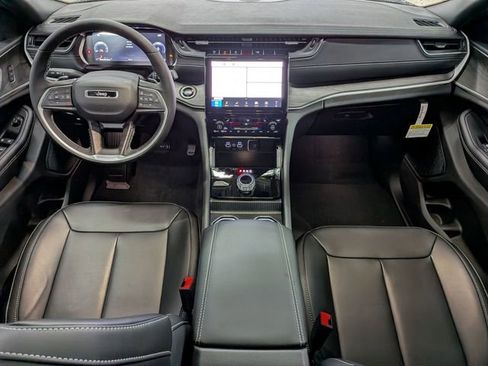 New 2025 Jeep Grand Cherokee Limited image 27