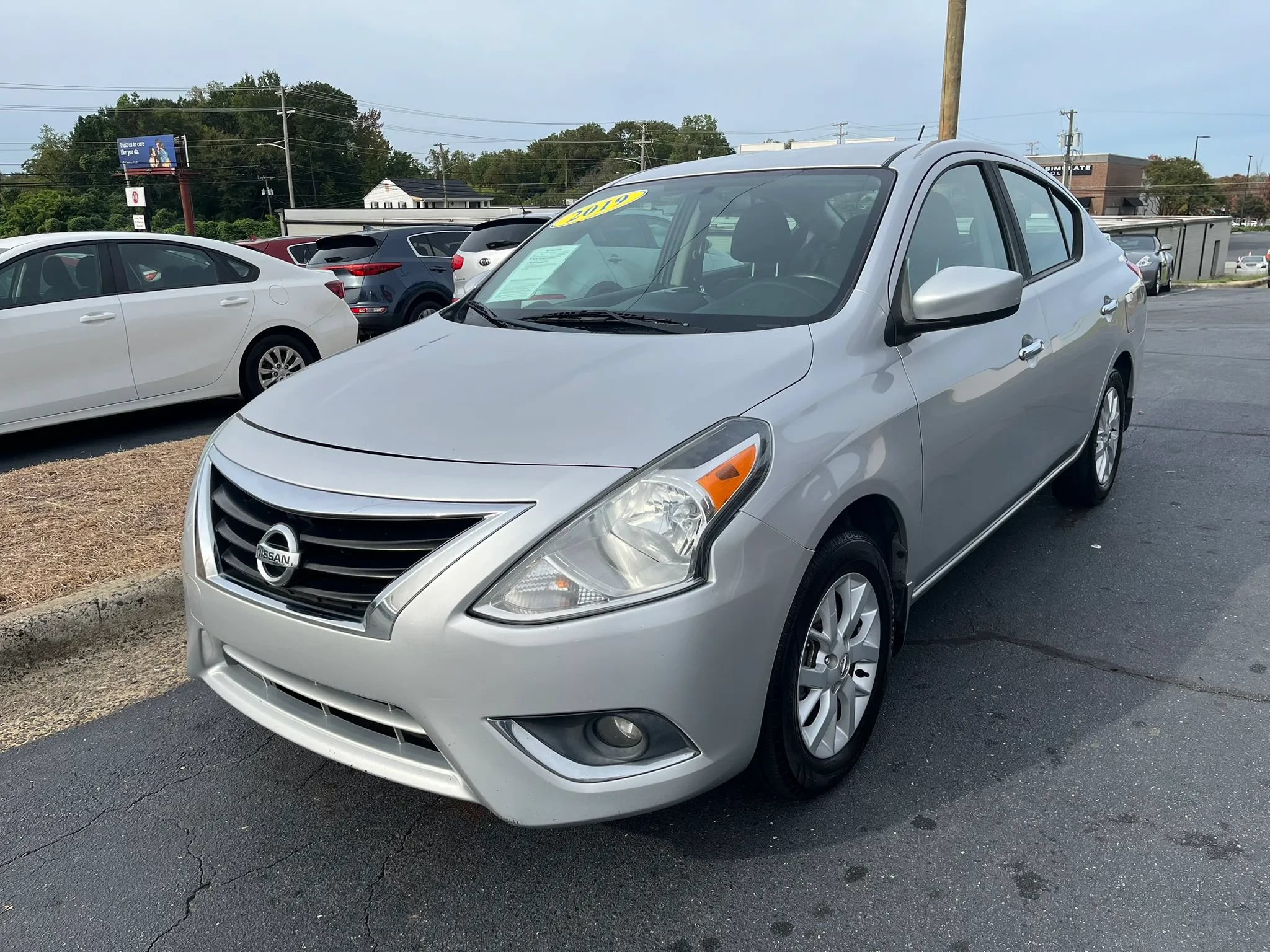 Used 2019 Nissan Versa SV w/ SV Special Edition Package FWD image 3