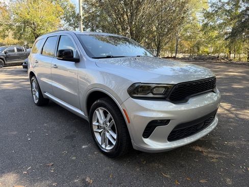 Used 2023 Dodge Durango GT image 1
