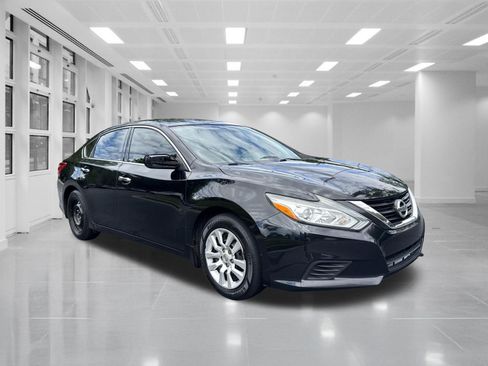 Used 2016 Nissan Altima 2.5 S w/ Power Driver Seat Package FWD image 3
