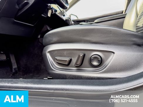 Used 2020 Toyota Camry SE FWD image 14