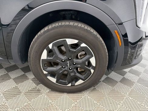 Used 2024 Kia Sorento S image 13