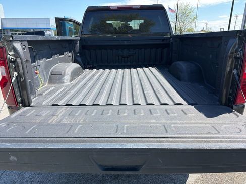 Used 2022 Chevrolet Silverado 2500 Custom w/ Custom Convenience Package AWD/4WD image 9