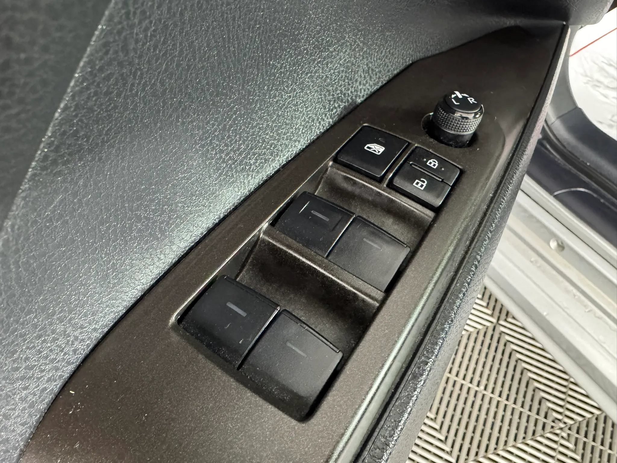 Used 2023 Toyota Camry SE FWD image 35