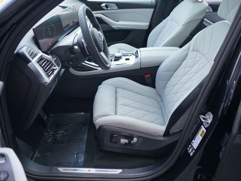 New 2026 BMW X7 xDrive40i w/ M Sport Package AWD/4WD image 9