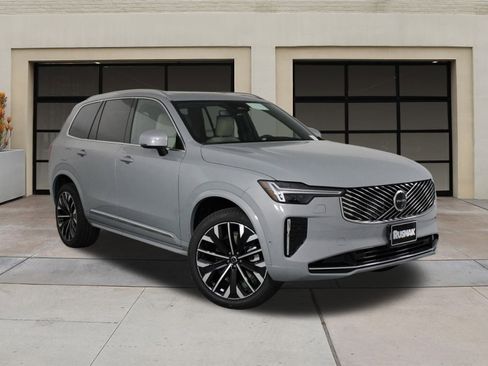 New 2026 Volvo XC90 B5 Plus w/ Protection Package image 19