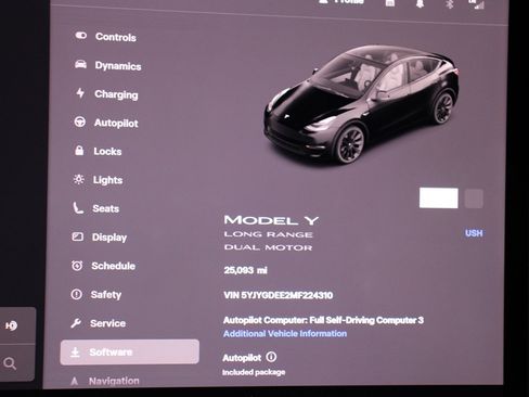 Used 2021 Tesla Model Y Long Range image 15
