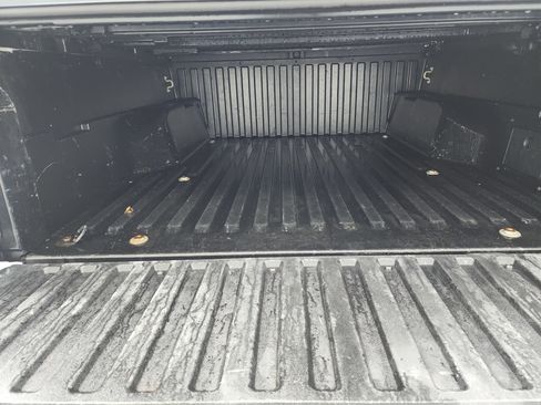 Used 2019 Toyota Tacoma Limited image 28