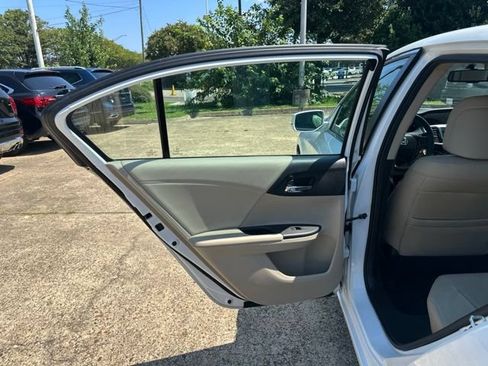Used 2016 Honda Accord EX-L image 26