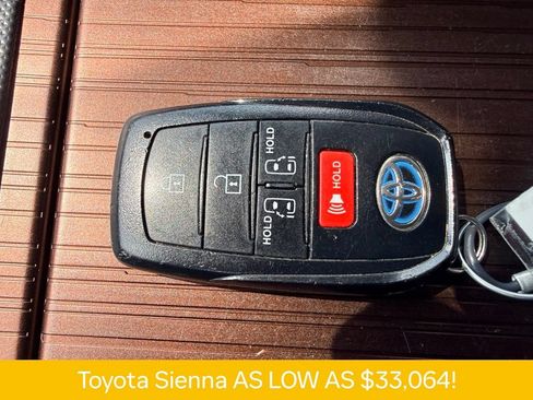 Used 2022 Toyota Sienna LE FWD image 30