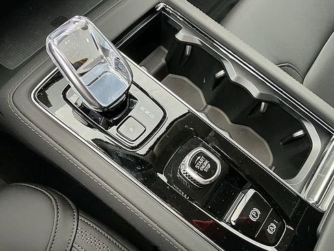 New 2026 Volvo XC90 B5 Plus image 18