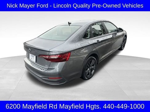 Used 2023 Volkswagen Jetta SE image 7