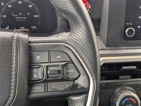 Used 2025 Toyota Tacoma TRD Off-Road image 16