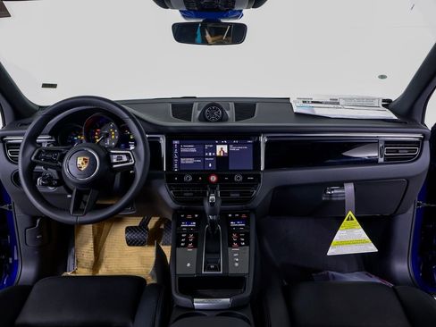 New 2026 Porsche Macan image 11