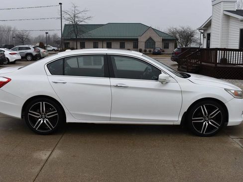 Used 2014 Honda Accord Touring image 2