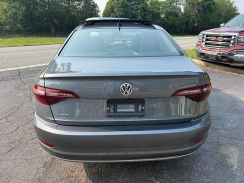 Used 2021 Volkswagen Jetta SE FWD image 6