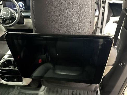 Used 2024 Kia Carnival SX Prestige image 30