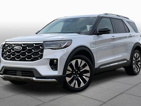 Used 2025 Ford Explorer Platinum w/ LUX Leather Package image 2