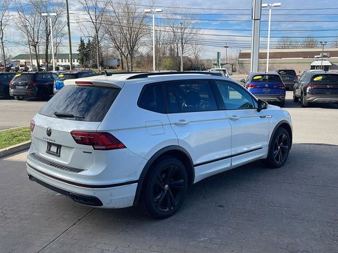 Certified 2023 Volkswagen Tiguan SE R-Line image 4