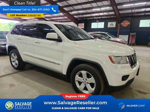Used 2012 Jeep Grand Cherokee Laredo AWD/4WD image 5